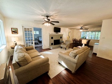 Peaceful Hideaway Cabin with Sunroom and Fire Pit near Lake Ouachita, Arkansas - Mount Ida, Arkansas - glamping.directory