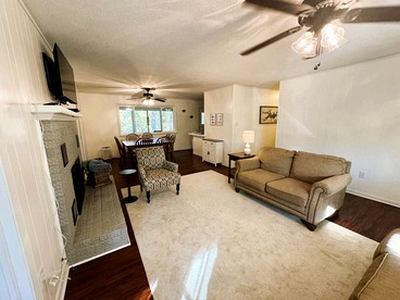 Peaceful Hideaway Cabin with Sunroom and Fire Pit near Lake Ouachita, Arkansas - Mount Ida, Arkansas - glamping.directory