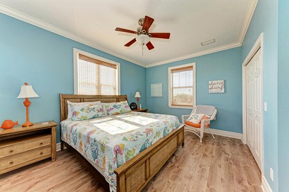 Stunning Beach House with Swimming Pool and Game Room in Holmes Beach, Florida - Holmes Beach, Florida - glamping.directory
