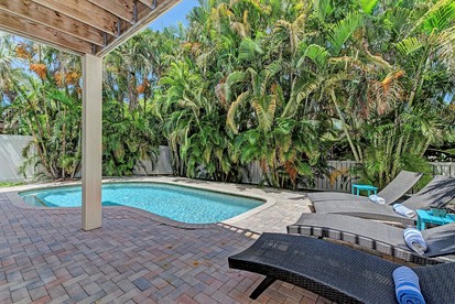 Stunning Beach House with Swimming Pool and Game Room in Holmes Beach, Florida - Holmes Beach, Florida - glamping.directory