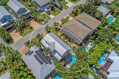 Stunning Beach House with Swimming Pool and Game Room in Holmes Beach, Florida - Holmes Beach, Florida - glamping.directory