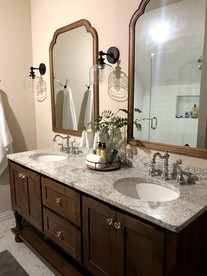 Cozy Farmhouse Loft Retreat with Garage & Scenic Views in Siloam Springs, Arkansas - Siloam Springs, Arkansas - glamping.directory