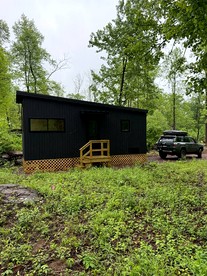 Minimalist Escape for 2 in a Cozy Cabin with Serene Vibes in Pennsylvania - glamping.directory
