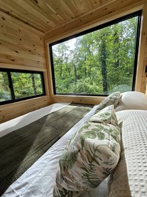 Minimalist Escape for 2 in a Cozy Cabin with Serene Vibes in Pennsylvania - Quakertown, Pennsylvania - glamping.directory