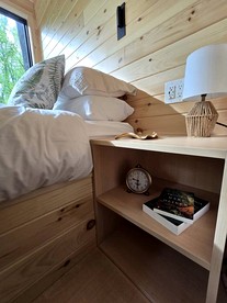 Minimalist Escape for 2 in a Cozy Cabin with Serene Vibes in Pennsylvania - Quakertown, Pennsylvania - glamping.directory