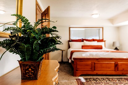 Spectacular Cabin with Incredible Panoramic Views in Sheridan, Wyoming - Sheridan, Wyoming - glamping.directory