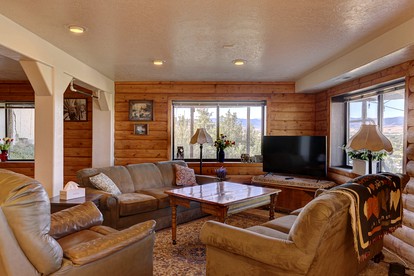 Spectacular Cabin with Incredible Panoramic Views in Sheridan, Wyoming - Sheridan, Wyoming - glamping.directory