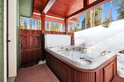 Incredible Family Cabin with Hot Tub and Mountain Views near Ski Slopes of Breckenridge, Colorado - Breckenridge, Colorado - glamping.directory