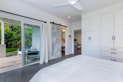 Beach Cottage with Spa, Private Equipped Deck Perfect for Surfing in Hanalei, Hawaii - Hanalei, Hawaii - glamping.directory