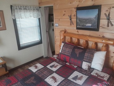 Pet-Friendly Ski Getaway near Gore Mountain Ski Resort in New York - Indian Lake, New York - glamping.directory