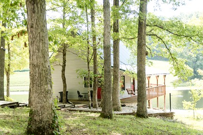 Lakefront Cabin Getaway near Columbia, Kentucky - glamping.directory