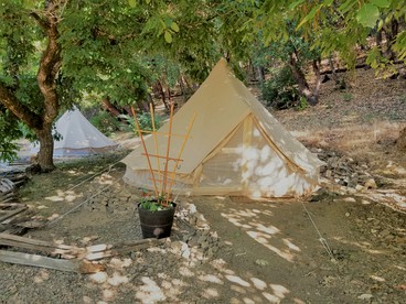 Luxurious Glamping Tent Rental in the Emerald Triangle for a Unique Vacation in California - Willow Creek, California - glamping.directory
