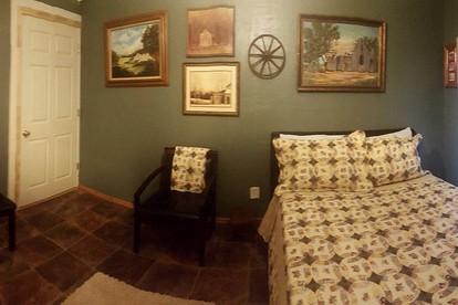 Charming Vacation Rental at Eclectic Property near Lake Palestine in Canton, Texas - Canton, Texas - glamping.directory