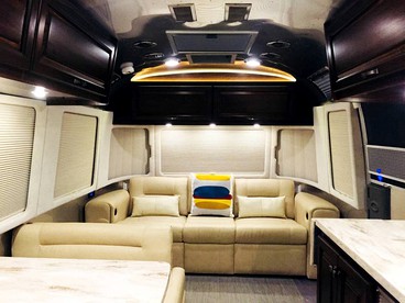 Classy Airstream Land Yacht Rental with Modern Amenities near Gatlinburg, Tennessee - Sevierville, Tennessee - glamping.directory