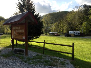 Classy Airstream Land Yacht Rental with Modern Amenities near Gatlinburg, Tennessee - Sevierville, Tennessee - glamping.directory