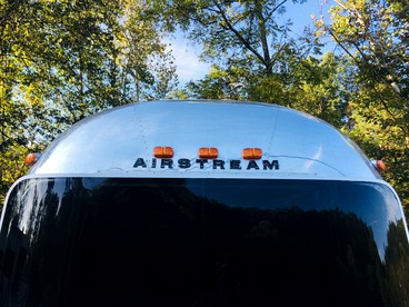 Classy Airstream Land Yacht Rental with Modern Amenities near Gatlinburg, Tennessee - Sevierville, Tennessee - glamping.directory