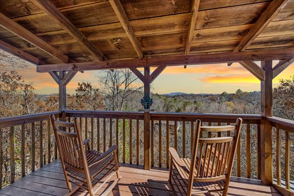 Rustic Elegance Meets Luxury in this Glamping Rental in Sevierville, Tennessee - Sevierville, Tennessee - glamping.directory