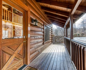 Rustic Elegance Meets Luxury in this Glamping Rental in Sevierville, Tennessee - Sevierville, Tennessee - glamping.directory