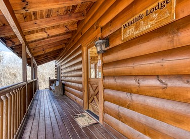 Rustic Elegance Meets Luxury in this Glamping Rental in Sevierville, Tennessee - Sevierville, Tennessee - glamping.directory