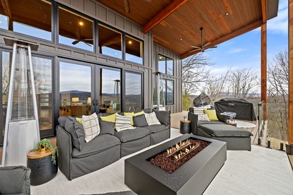 Luxurious Modern Mountain Retreat with Hot Tub & Stargazing Dome Near Berkeley Springs, Hedgesville WV - Hedgesville, West Virginia - glamping.directory