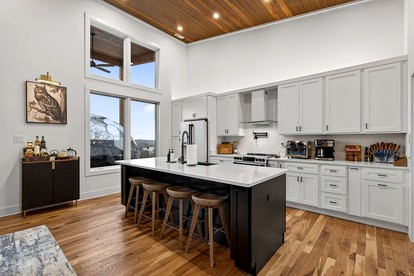 Luxurious Modern Mountain Retreat with Hot Tub & Stargazing Dome Near Berkeley Springs, Hedgesville WV - Hedgesville, West Virginia - glamping.directory