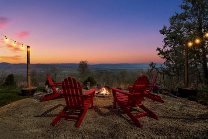 Picturesque Chalet-Style Cabin with Hot Tub, Minutes From the Shenandoah in Hardy County, West Virginia - Hardy County, West Virginia - glamping.directory