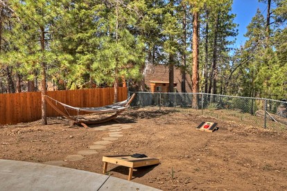 Outstanding Cabin with Game Room and Impressive Outdoor Area in Big Bear Lake, California - Big Bear Lake, California - glamping.directory