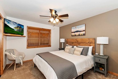 Outstanding Cabin with Game Room and Impressive Outdoor Area in Big Bear Lake, California - Big Bear Lake, California - glamping.directory