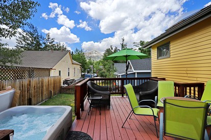 Lovely Cottage with Outdoor Picnic Space and Jacuzzi in Breckenridge, Colorado - Breckenridge, Colorado - glamping.directory