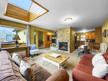 Lovely Cottage with Outdoor Picnic Space and Jacuzzi in Breckenridge, Colorado - Breckenridge, Colorado - glamping.directory