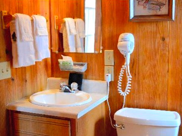 Charming Cabin Rental on Secluded Island in the Chesapeake Bay, Maryland - Tilghman Island, Maryland - glamping.directory