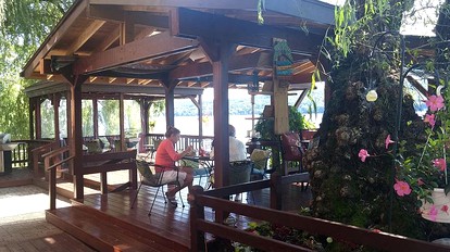 Charmingly Furnished Suite Rental on Keuka Lake in Penn Yan, New York - Penn Yan, New York - glamping.directory