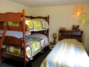 Secluded Cozy Lodge in the Battenkill Valley, Upstate New York - Cambridge, New York - glamping.directory