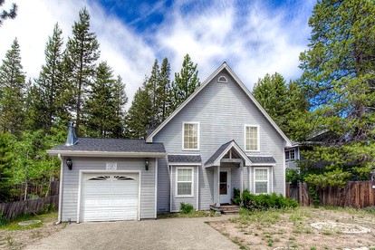 Lake Tahoe Serenity: Nice Cabin with Hot Tub for Your Family Retreat - glamping.directory