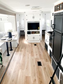 Spacious and Modern Caravan Incredible for Beach Antivities in Cocoa Beach, Florida - Cocoa Beach, Florida - glamping.directory