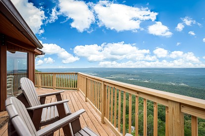 Stunning Secluded Cabin with Fantastic Forest Views in Mentone, Alabama - Mentone, Alabama - glamping.directory
