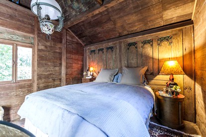 Antique Indonesian Teakwood Cottage for a Romantic Getaway in Petaluma, California - Petaluma, California - glamping.directory