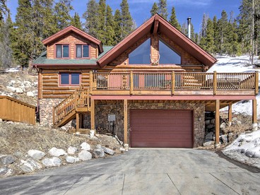 Stunning Ski Cabin with Hot Tub Ideal for Large Groups in Breckenridge, Colorado - glamping.directory