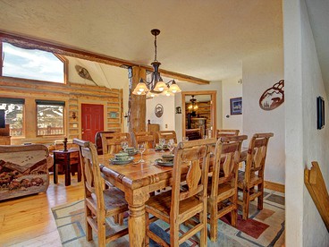 Stunning Ski Cabin with Hot Tub Ideal for Large Groups in Breckenridge, Colorado - Breckenridge, Colorado - glamping.directory