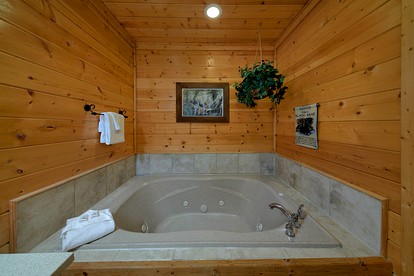 Stunning Vacation Rental in Sevierville with Private Hot Tub and Games Room, and Amazing Mountain Views - Sevierville, Tennessee - glamping.directory