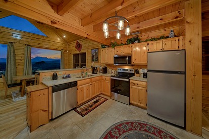 Stunning Vacation Rental in Sevierville with Private Hot Tub and Games Room, and Amazing Mountain Views - Sevierville, Tennessee - glamping.directory