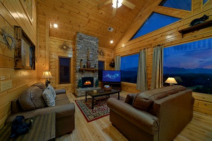 Stunning Vacation Rental in Sevierville with Private Hot Tub and Games Room, and Amazing Mountain Views - Sevierville, Tennessee - glamping.directory