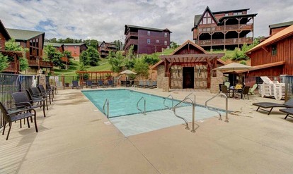 Spacious Mountain Cabin with Hot Tub & Game Room near Downtown Gatlinburg, Tennessee - Pigeon Forge, Tennessee - glamping.directory