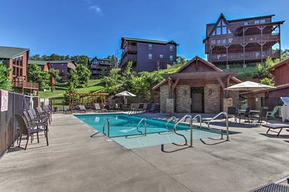 Spacious Mountain Cabin with Hot Tub & Game Room near Downtown Gatlinburg, Tennessee - Pigeon Forge, Tennessee - glamping.directory