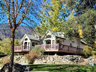 Elegant Cottage Rental on Banks of Trinity River, California - glamping.directory