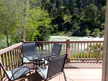 Elegant Cottage Rental on Banks of Trinity River, California - Big Flat, California - glamping.directory