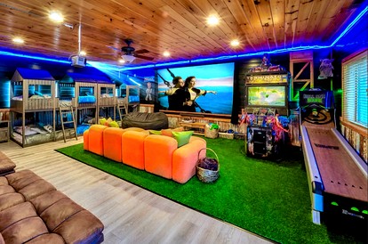 Spectacular Cabin with Mini Golf, Spa, Pool, Arcade, Theater Room and Many More in Tennessee - Sevierville, Tennessee - glamping.directory