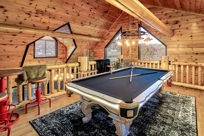 Spectacular Cabin with Mini Golf, Spa, Pool, Arcade, Theater Room and Many More in Tennessee - Sevierville, Tennessee - glamping.directory