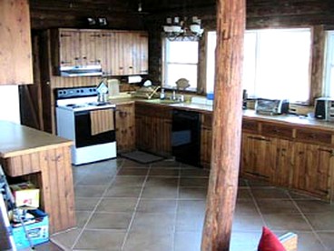 Two-Bedroom Log Cabin on the Shores of the Chesapeake Bay in Virginia - Onemo, Virginia - glamping.directory
