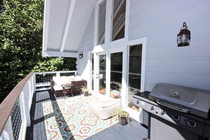 Stunning Cabin with an Outdoor Hot Tub near Gatlinburg, Tennessee - Gatlinburg, Tennessee - glamping.directory